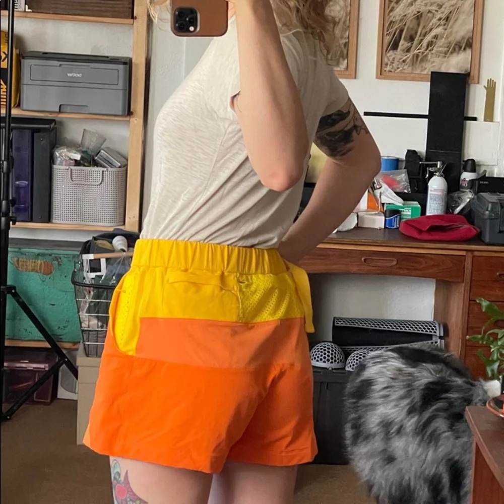SOLD Outdoor Voices RecTrek Hiking Skort: Necatrine/Tangerine/Sunshine, Size XS - Picture 4 of 7